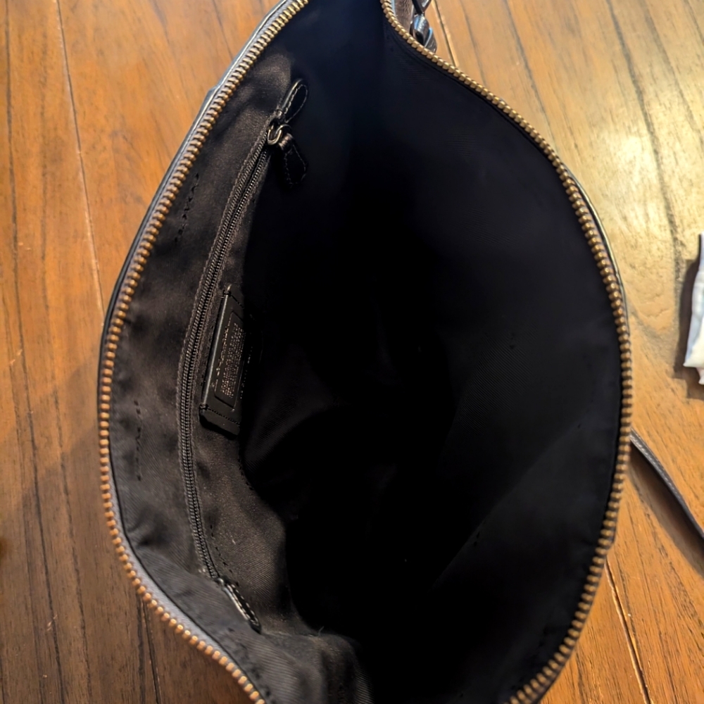 Coach purse - Picture 3 of 3